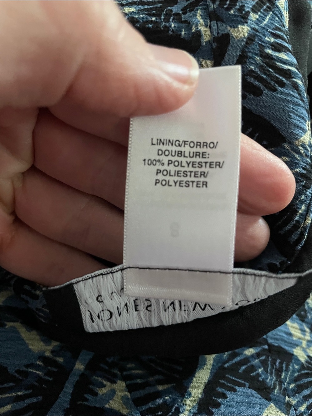 Silk Jones New York blouse- Size 8 - Picture 10 of 10